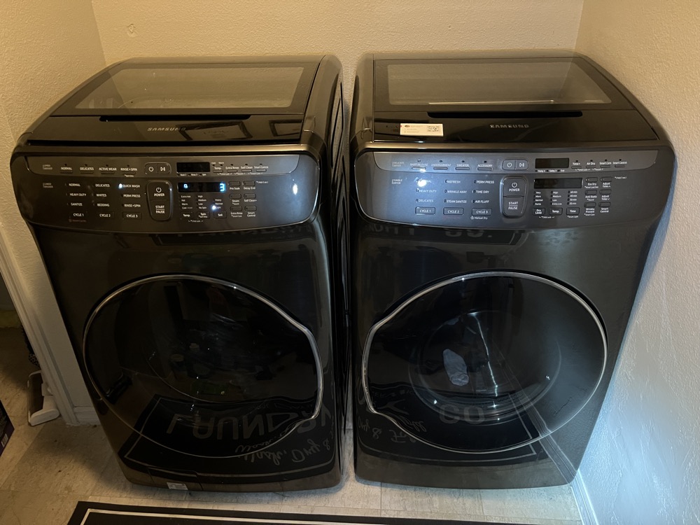 Samsung FlexWash washer and dryer pair in a Tampa Bay home